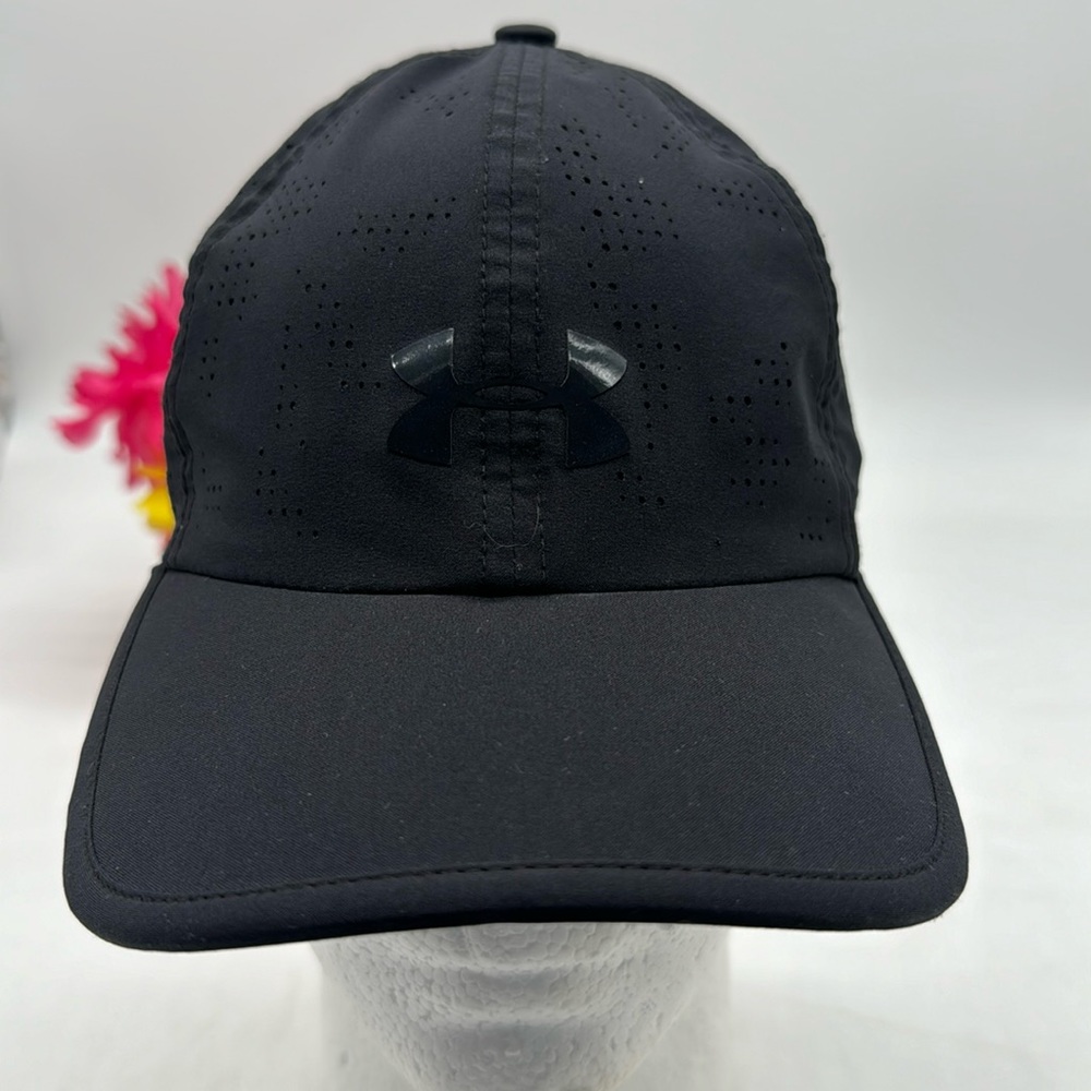 Under Armour Black on Black Baseball Cap OSFA HT5316F